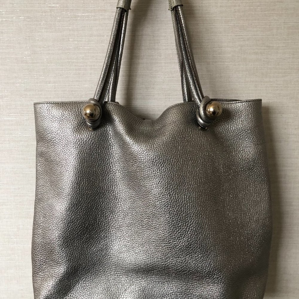 Anya Hindmarch Textured Silver Bucket Bag - Picture 3 of 15